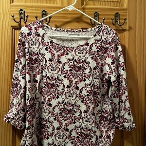 Women’s croft and borrow large top